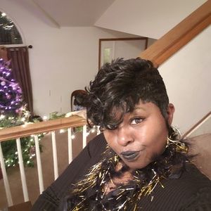 Meet your Posher, Tongela